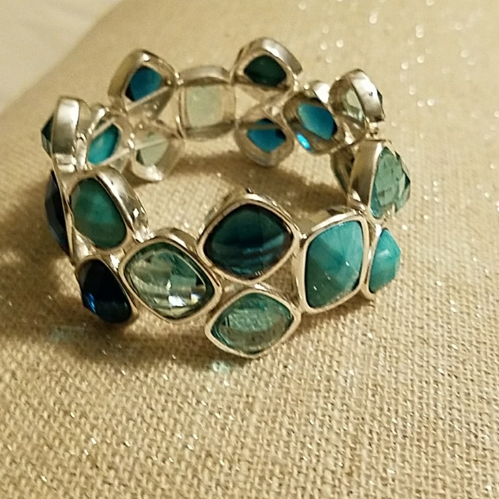 Turquoise aqua blue stretch bracelet